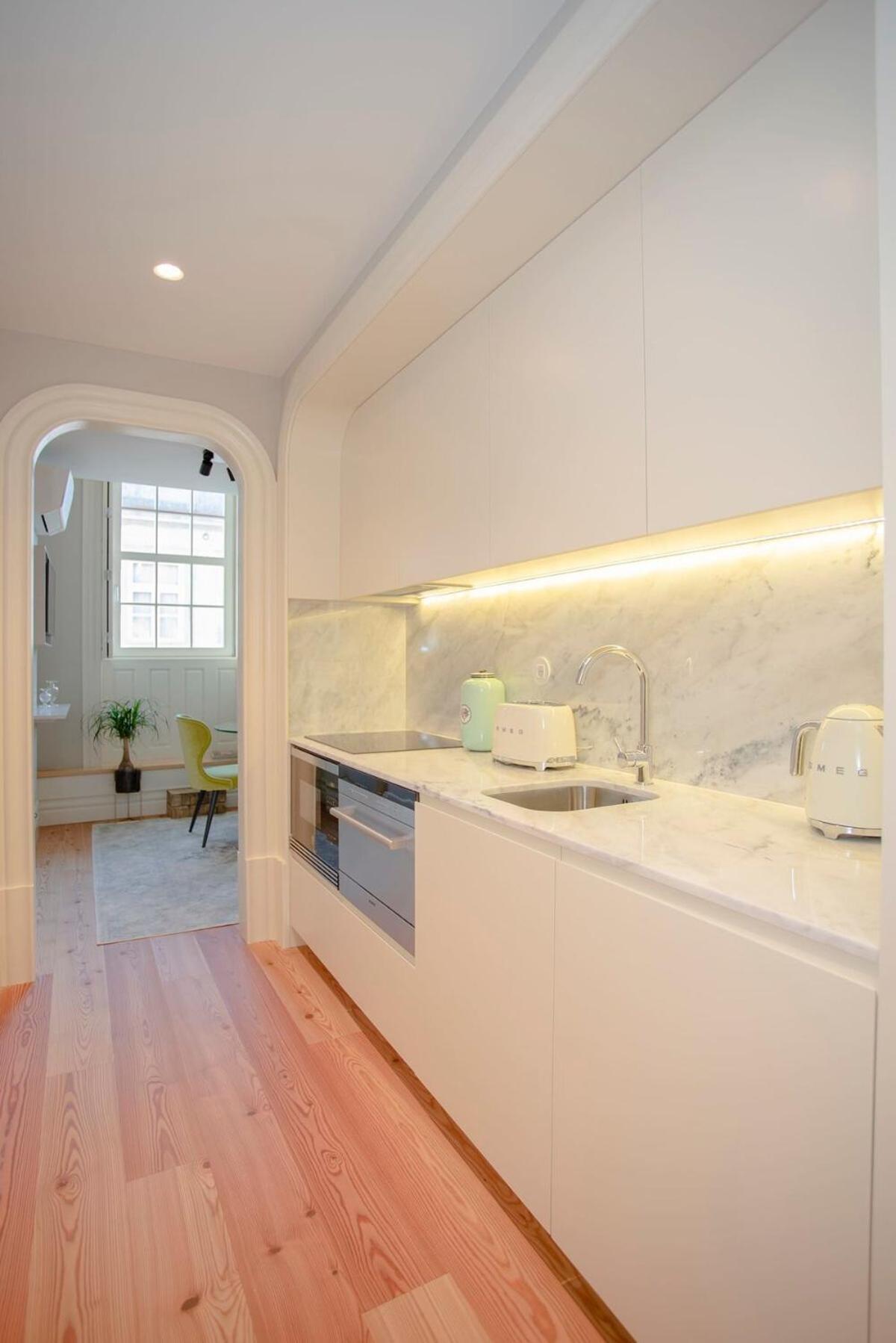 Liiiving In Porto - Cedofeita Charming Apartment Bagian luar foto
