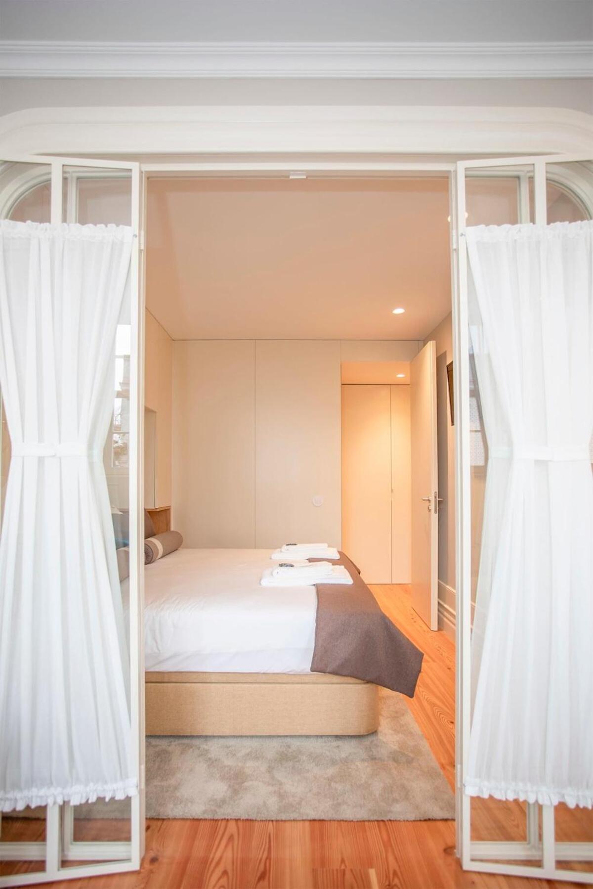 Liiiving In Porto - Cedofeita Charming Apartment Bagian luar foto